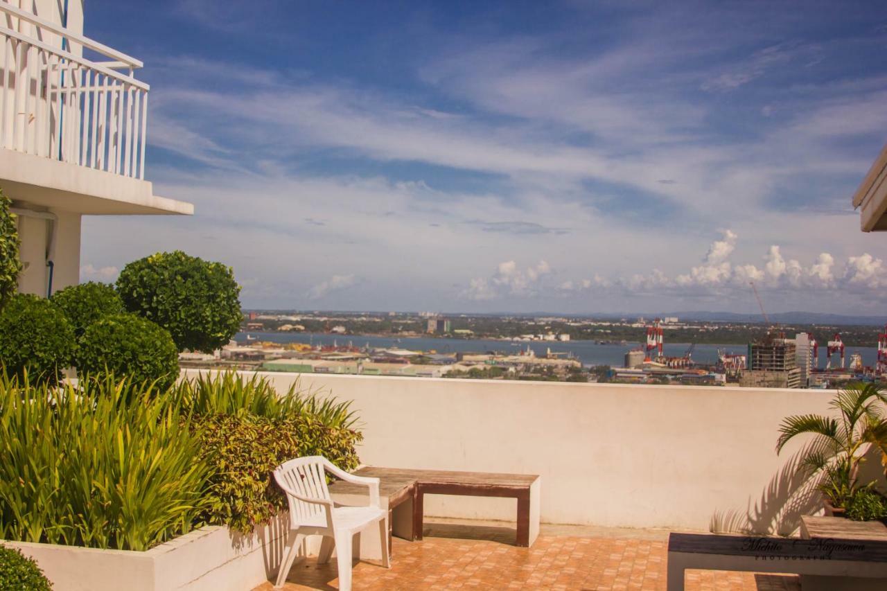 Mabolo Garden Flat A6 With Free Rooftop Pool Cebu Екстер'єр фото